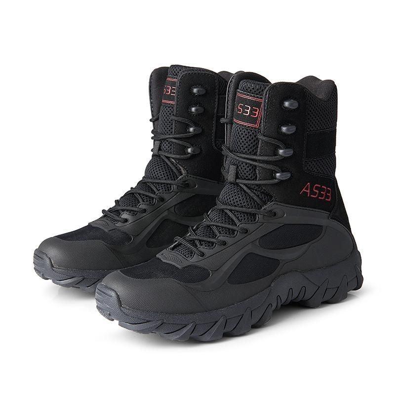 Paire de chaussures militaires rangers noires de nouvelle génération vue de trois quarts