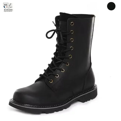 Vue latérale de chaussures rangers de l’armée américaine en coloris noir, avec tige montante, laçage renforcé et semelle crantée adaptée aux terrains désertiques