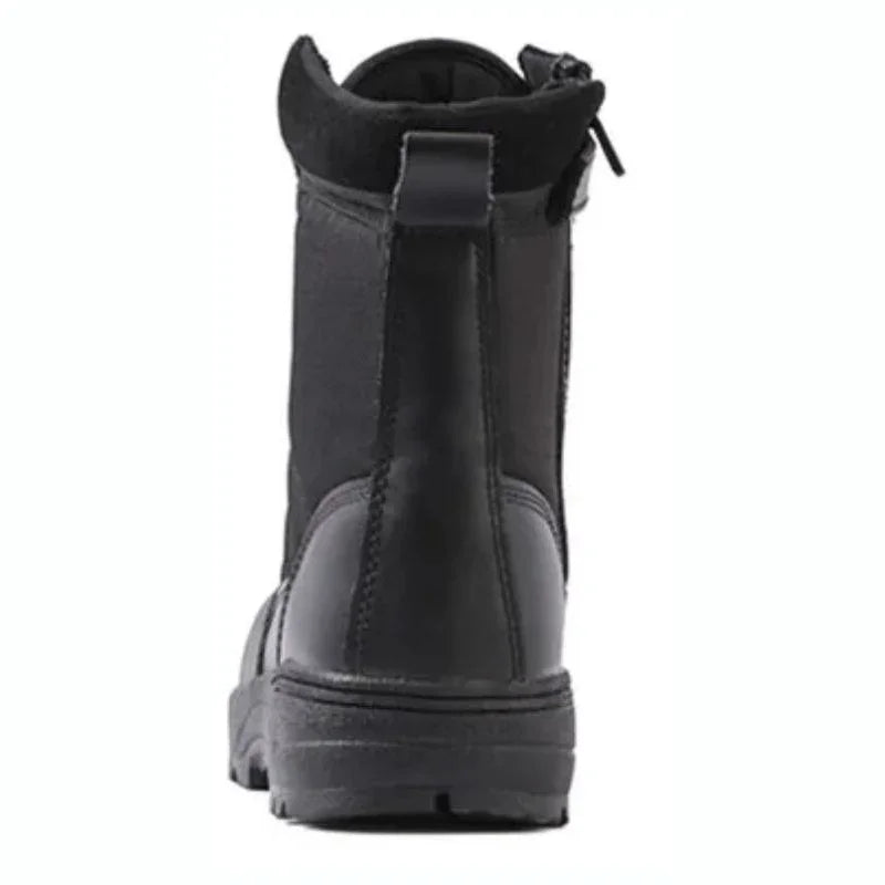 Vue arrière d’une chaussure rangers militaires homme noire avec renfort au talon et attache haute pour un maintien optimal