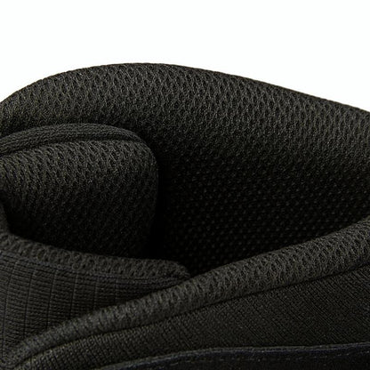 Zoom sur l’intérieur rembourré et respirant d’une chaussure tactique noire pour homme, offrant confort et maintien prolongé