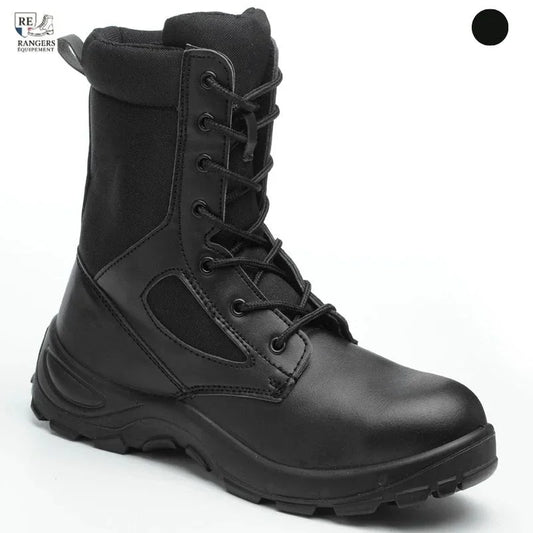 Vue latérale d’une paire de rangers coquées noires avec embout renforcé et semelle crantée, conçues pour les environnements à risque et les activités intensives